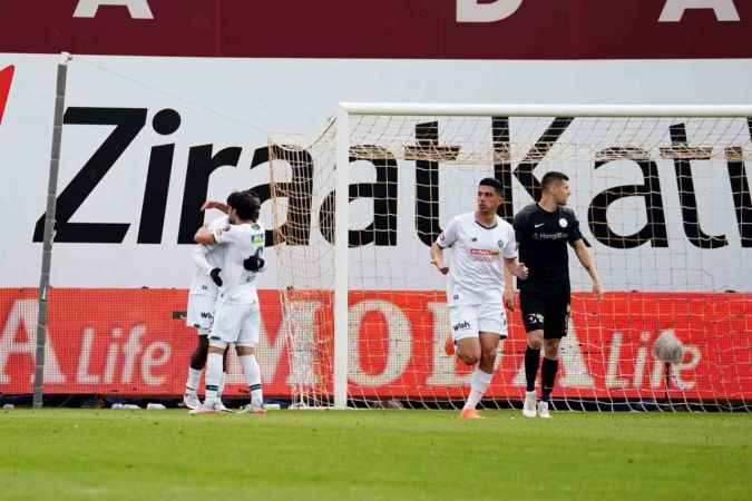 Ümraniyespor ve Konyaspor puanları paylaştı Ümraniyespor ve Konyaspor puanları paylaştı