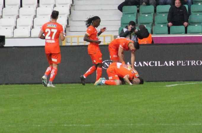 Alanyaspor, Giresunspor karşısında galibiyeti koruyamadı Alanyaspor, Giresunspor karşısında galibiyeti koruyamadı