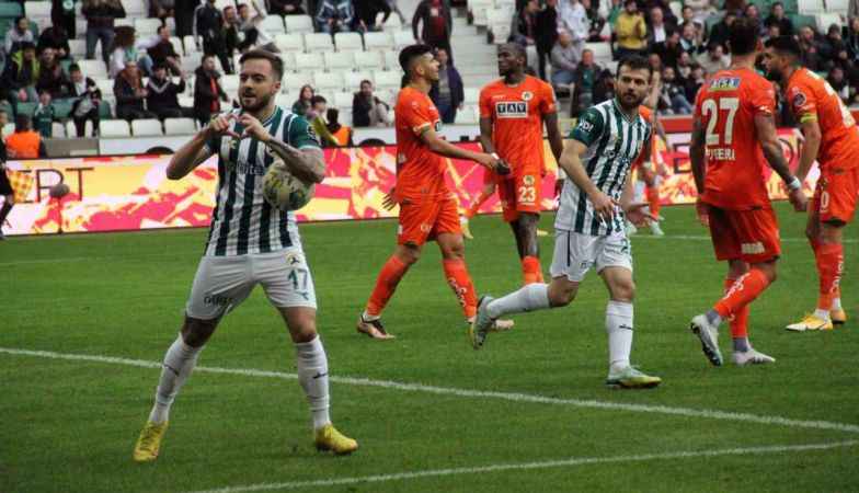 Alanyaspor, Giresunspor karşısında galibiyeti koruyamadı Alanyaspor, Giresunspor karşısında galibiyeti koruyamadı