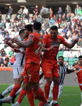Alanyaspor, Giresunspor karşısında galibiyeti koruyamadı Alanyaspor, Giresunspor karşısında galibiyeti koruyamadı