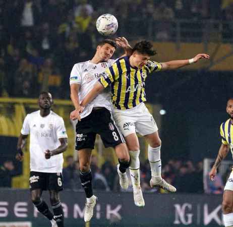 Fenerbahçe, 10 kişi kalan Beşiktaş'a mağlup oldu Fenerbahçe, 10 kişi kalan Beşiktaş'a mağlup oldu