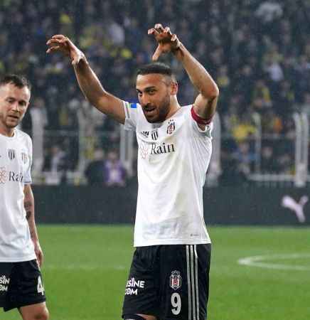 Fenerbahçe, 10 kişi kalan Beşiktaş'a mağlup oldu Fenerbahçe, 10 kişi kalan Beşiktaş'a mağlup oldu