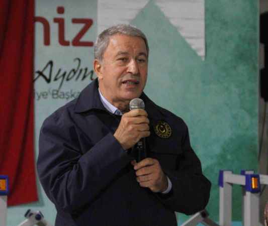 Hulusi Akar: Farklı ülkedeki fotoğraflarla yalan haber yayıyorlar