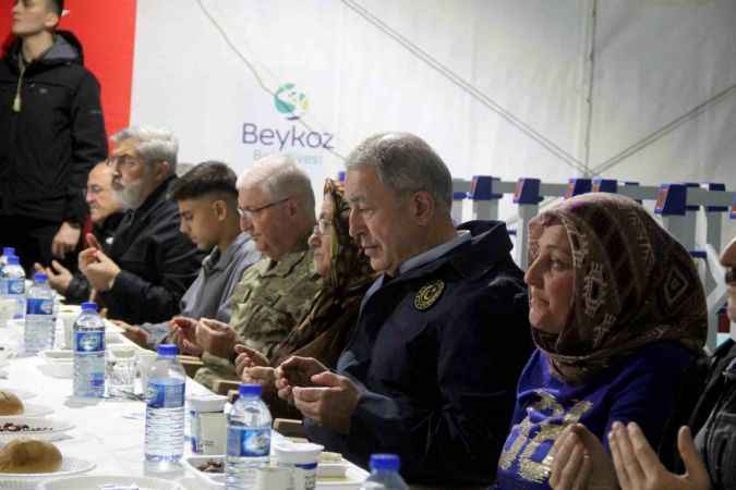 Hulusi Akar: Farklı ülkedeki fotoğraflarla yalan haber yayıyorlar Hulusi Akar: Farklı ülkedeki fotoğraflarla yalan haber yayıyorlar