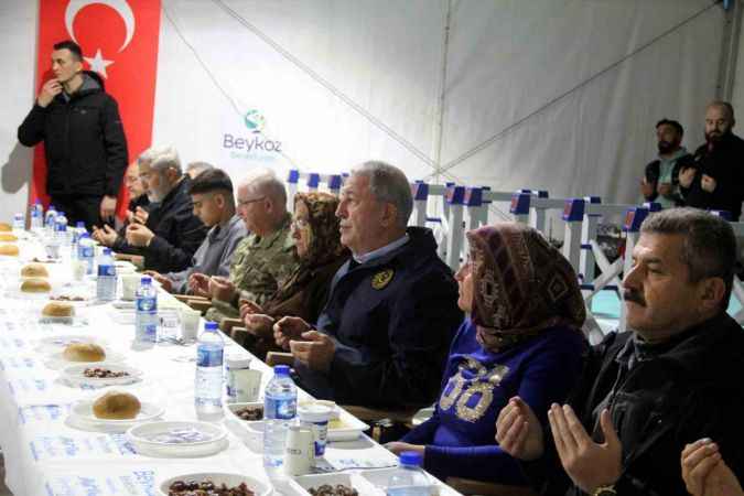 Hulusi Akar: Farklı ülkedeki fotoğraflarla yalan haber yayıyorlar Hulusi Akar: Farklı ülkedeki fotoğraflarla yalan haber yayıyorlar