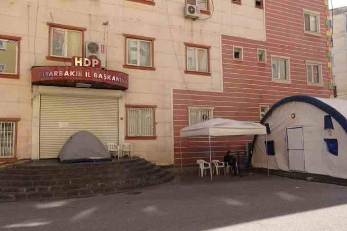 Dağdaki terörist şehre gelip de adam götüremez Dağdaki terörist şehre gelip de adam götüremez