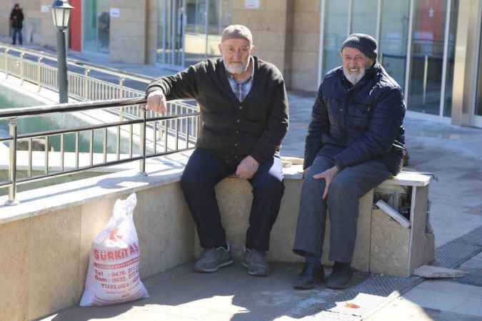 Taşınma işlemi tamamlanan Yusufeli’nde vatandaşlar yeni ilçeye alışmaya çalışıyor