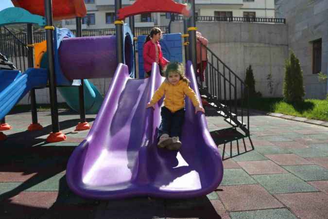 Taşınma işlemi tamamlanan Yusufeli’nde vatandaşlar yeni ilçeye alışmaya çalışıyor