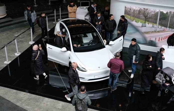 Tesla araçlara yoğun ilgi