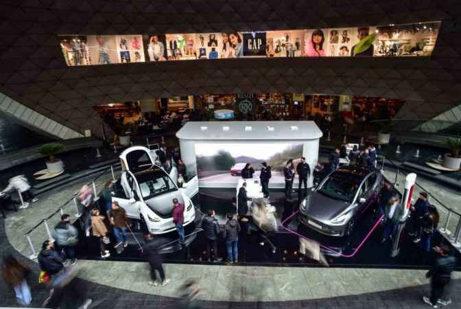 Tesla araçlara yoğun ilgi