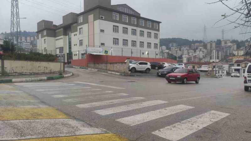 Bursa’da servisin çarptığı İnci Su Özmen hayatını kaybetti Bursa’da servisin çarptığı İnci Su Özmen hayatını kaybetti