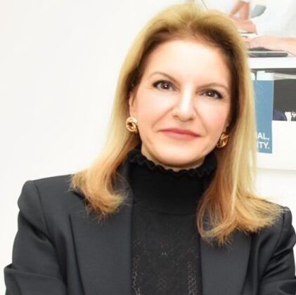 Engelliler de Beyaz Yakalı ve Kalıcı Çalışan Olmayı Hak Ediyor