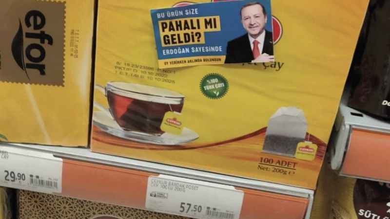 Cumhurbaşkanına yönelik çıkartma hazırlayan şahıs gözaltına alındı Cumhurbaşkanına yönelik çıkartma hazırlayan şahıs gözaltına alındı