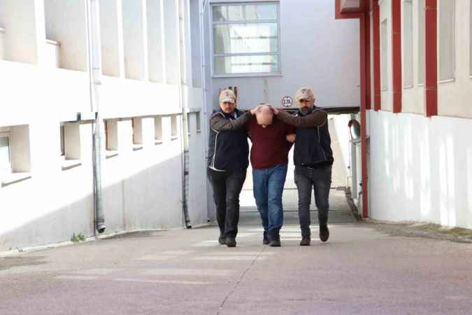 3 yıldır firar olan FETÖ’cünün saklandığı yerden servet çıktı