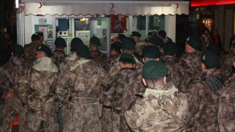 Polis Haftası’nda Polis Özel Harekat’tan kan bağışı Polis Haftası’nda Polis Özel Harekat’tan kan bağışı