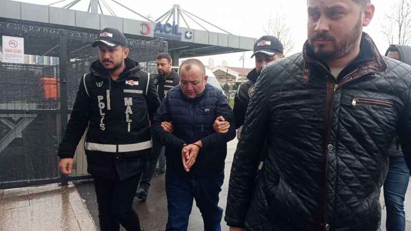 ’Tosuncuk’un sağ kolu Osman Naim Kaya adliyeye getirildi ’Tosuncuk’un sağ kolu Osman Naim Kaya adliyeye getirildi
