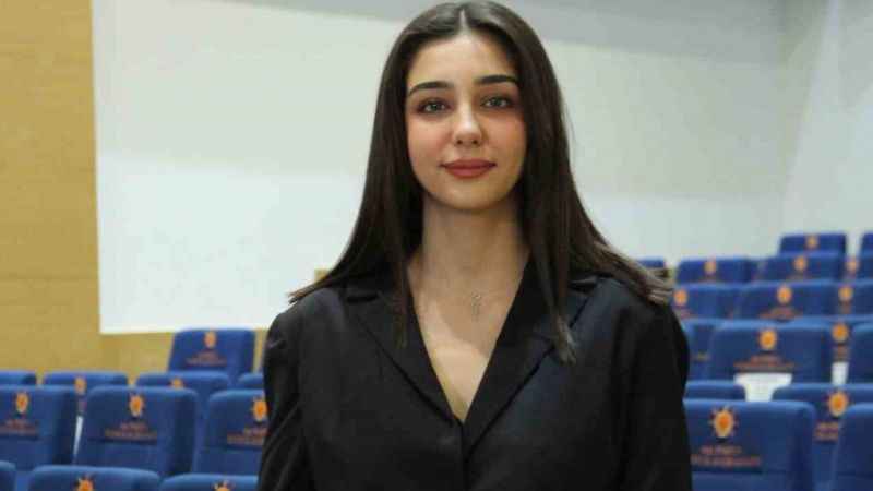 Türkiye’nin en genç milletvekili adayı İzmir’den Türkiye’nin en genç milletvekili adayı İzmir’den