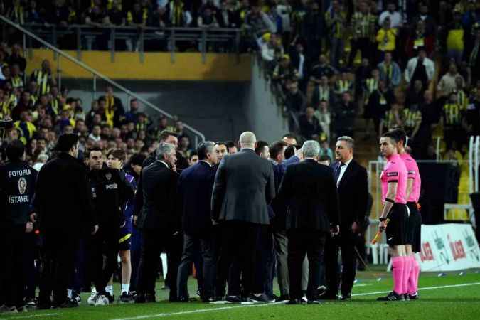 Fenerbahçe üç puanı uzatmalarda kazandı