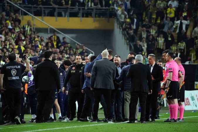 Fenerbahçe üç puanı uzatmalarda kazandı