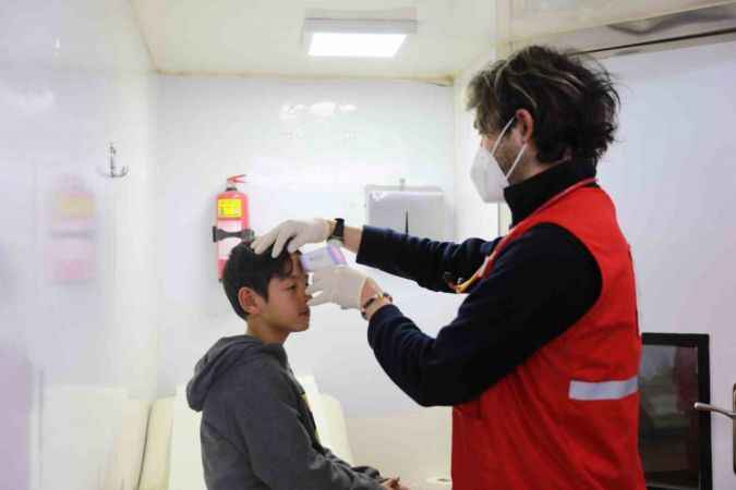 Kızılay depremzeleri yalnız bırakmıyor