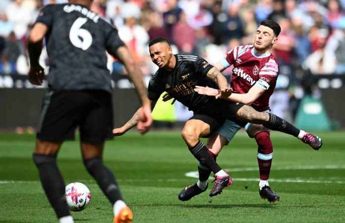 Arsenal, West Ham United deplasmanında 2 puan bıraktı Arsenal, West Ham United deplasmanında 2 puan bıraktı