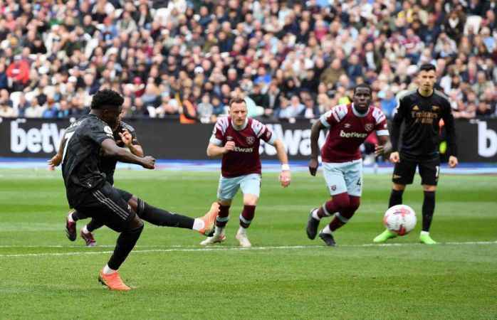 Arsenal, West Ham United deplasmanında 2 puan bıraktı Arsenal, West Ham United deplasmanında 2 puan bıraktı