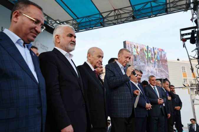 Ekonomik sıkıntı ve hayat pahalılığını yine biz çözeceğiz