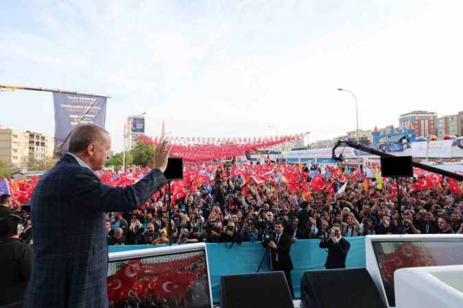 Ekonomik sıkıntı ve hayat pahalılığını yine biz çözeceğiz