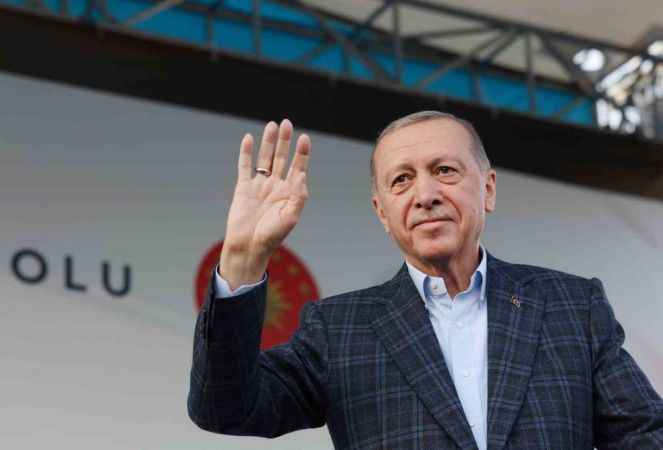 Ekonomik sıkıntı ve hayat pahalılığını yine biz çözeceğiz