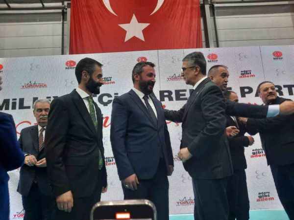İbrahim Dumlu 300 kişi ile MHP’ye geri döndü İbrahim Dumlu 300 kişi ile MHP’ye geri döndü