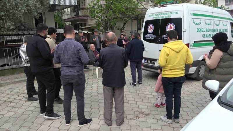 Sivrisineğin ısırdığı güvenlik görevlisi İbrahim Kadir Karaoğlanoğlu hayatını kaybetti Sivrisineğin ısırdığı güvenlik görevlisi İbrahim Kadir Karaoğlanoğlu hayatını kaybetti