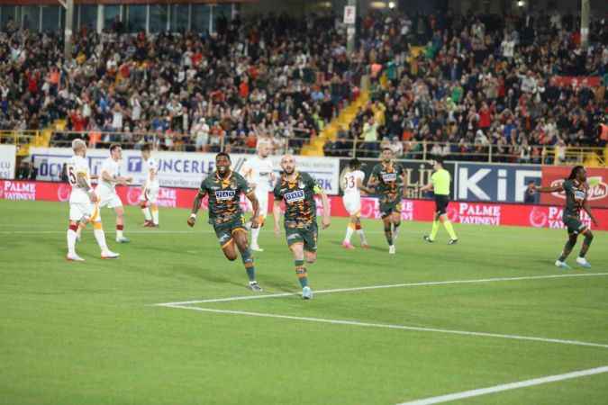 Galatasaray, Alanya'da ikinci yarı farka koştu Galatasaray, Alanya'da ikinci yarı farka koştu