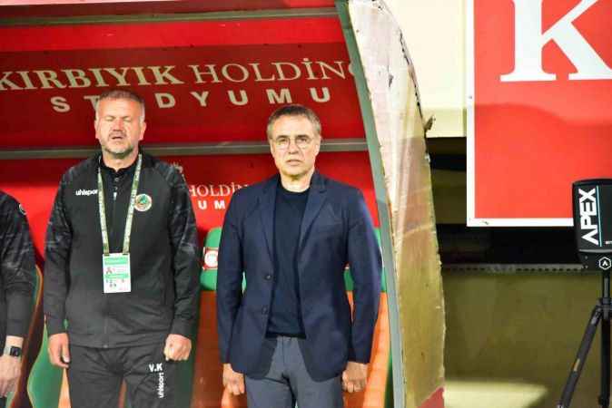Galatasaray, Alanya'da ikinci yarı farka koştu Galatasaray, Alanya'da ikinci yarı farka koştu