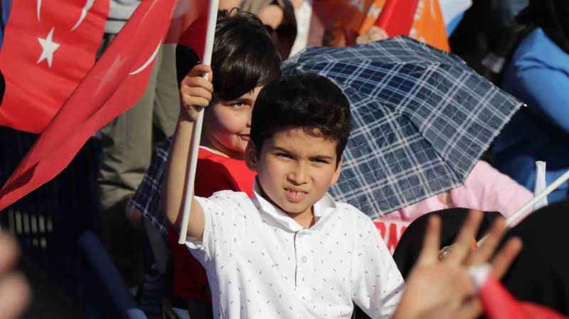 Bay bay Kemal ve Meral Hanım teröristlerle beraber