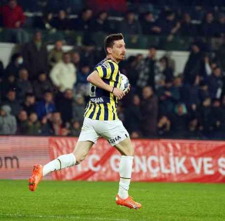 Fenerbahçe yine geriden gelip kazandı