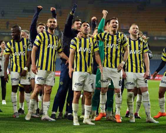 Fenerbahçe yine geriden gelip kazandı