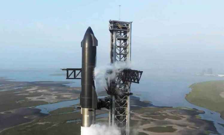 SpaceX’in Starship roketi kalkıştan 4 dakika sonrası patladı