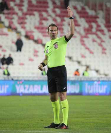 Sivasspor, Trabzonspor'u 4-1'le geçti