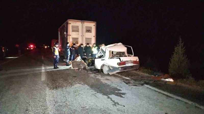 Uşak'taki kazada Nasuh Turan ve Nazif Turan hayatını kaybetti