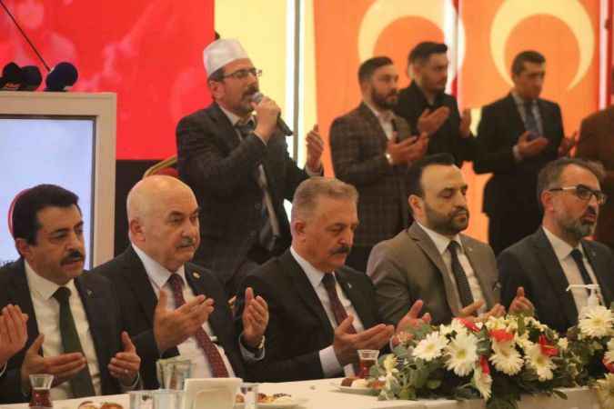 Büyükataman: Kılıçdaroğlu’nun aday olduğunu duyan FETÖ’cüler dönüş biletlerini almış Büyükataman: Kılıçdaroğlu’nun aday olduğunu duyan FETÖ’cüler dönüş biletlerini almış