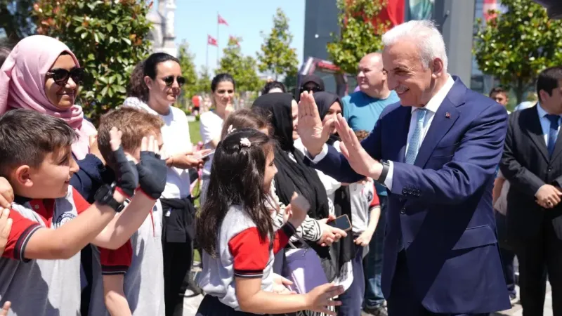 Ümraniyeli çocuklar bisiklet yarışı’nda kıyasıya mücadele etti
