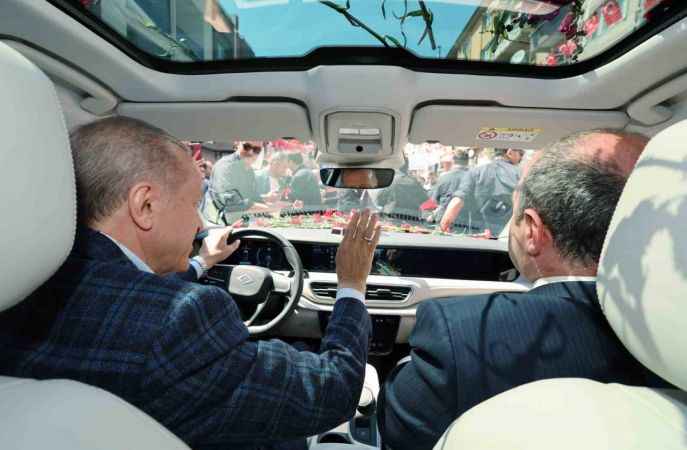 Cumhurbaşkanı Erdoğan Bursa’ya Togg aracıyla giriş yaptı Cumhurbaşkanı Erdoğan Bursa’ya Togg aracıyla giriş yaptı