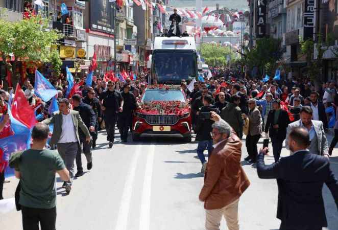 Cumhurbaşkanı Erdoğan Bursa’ya Togg aracıyla giriş yaptı Cumhurbaşkanı Erdoğan Bursa’ya Togg aracıyla giriş yaptı
