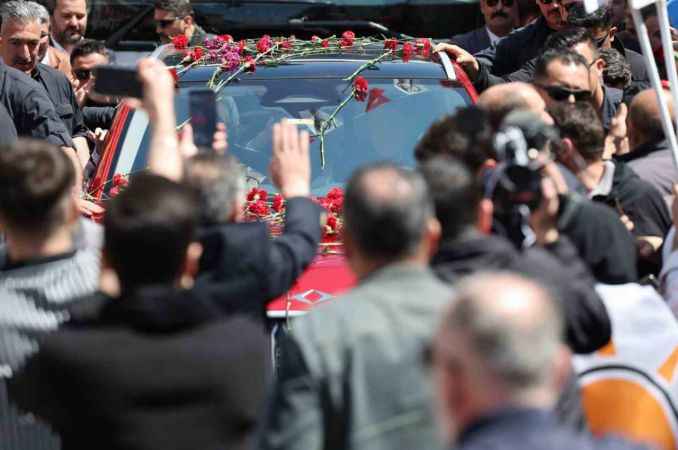 Cumhurbaşkanı Erdoğan Bursa’ya Togg aracıyla giriş yaptı Cumhurbaşkanı Erdoğan Bursa’ya Togg aracıyla giriş yaptı