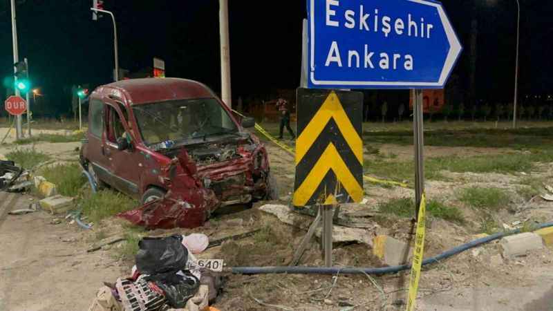 Afyonkarahisar'daki kazada iki kişi hayatını kaybetti