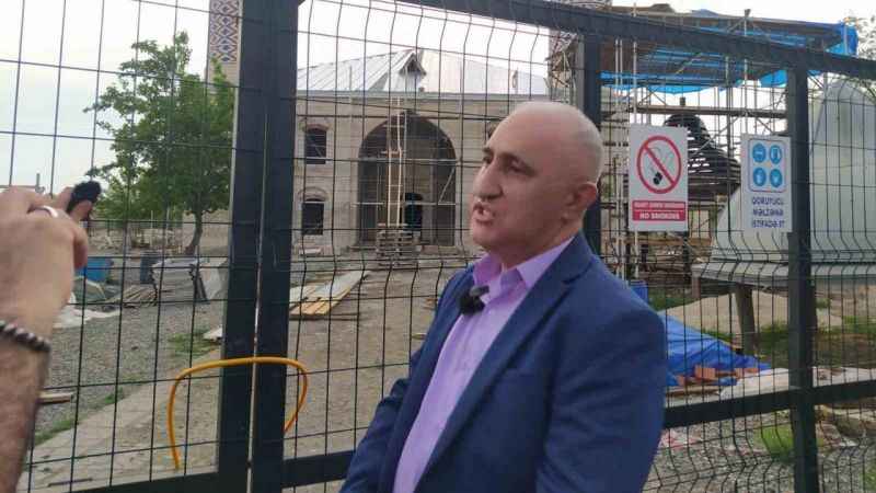 Ermeniler, Karabağ’da bulunan Ağdam Cuma Camii’ne zarar verip ahır olarak kullanmış Ermeniler, Karabağ’da bulunan Ağdam Cuma Camii’ne zarar verip ahır olarak kullanmış