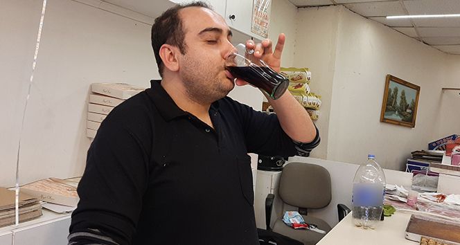 15 yıldır günde 5 litre kola içiyor