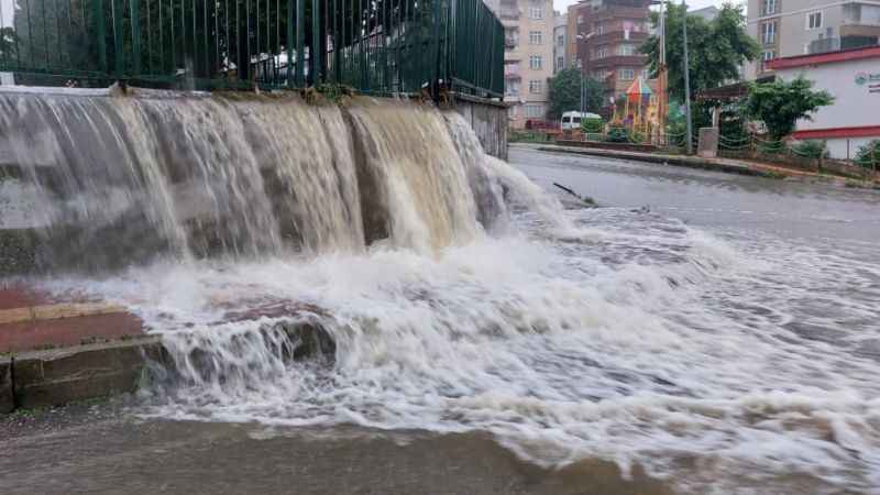 Samsun'u yine sel vurdu Samsun'u yine sel vurdu