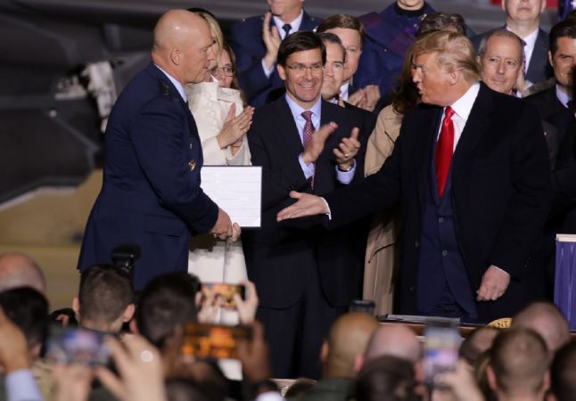 Son dakika… ABD Başkanı Trump Türkiye karşıtı maddelerin yer aldığı torba tasarıya imzayı koydu