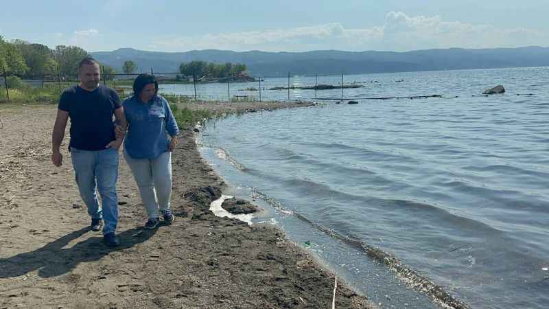 Sahilde dolaşırken 2 bin yıllık sikke buldular